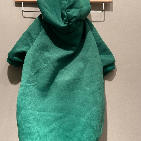 Dog 5 piece sweatshirt shirt lot size xxl but fit a normal size medium 17-29 lbs - Picture 4 of 8